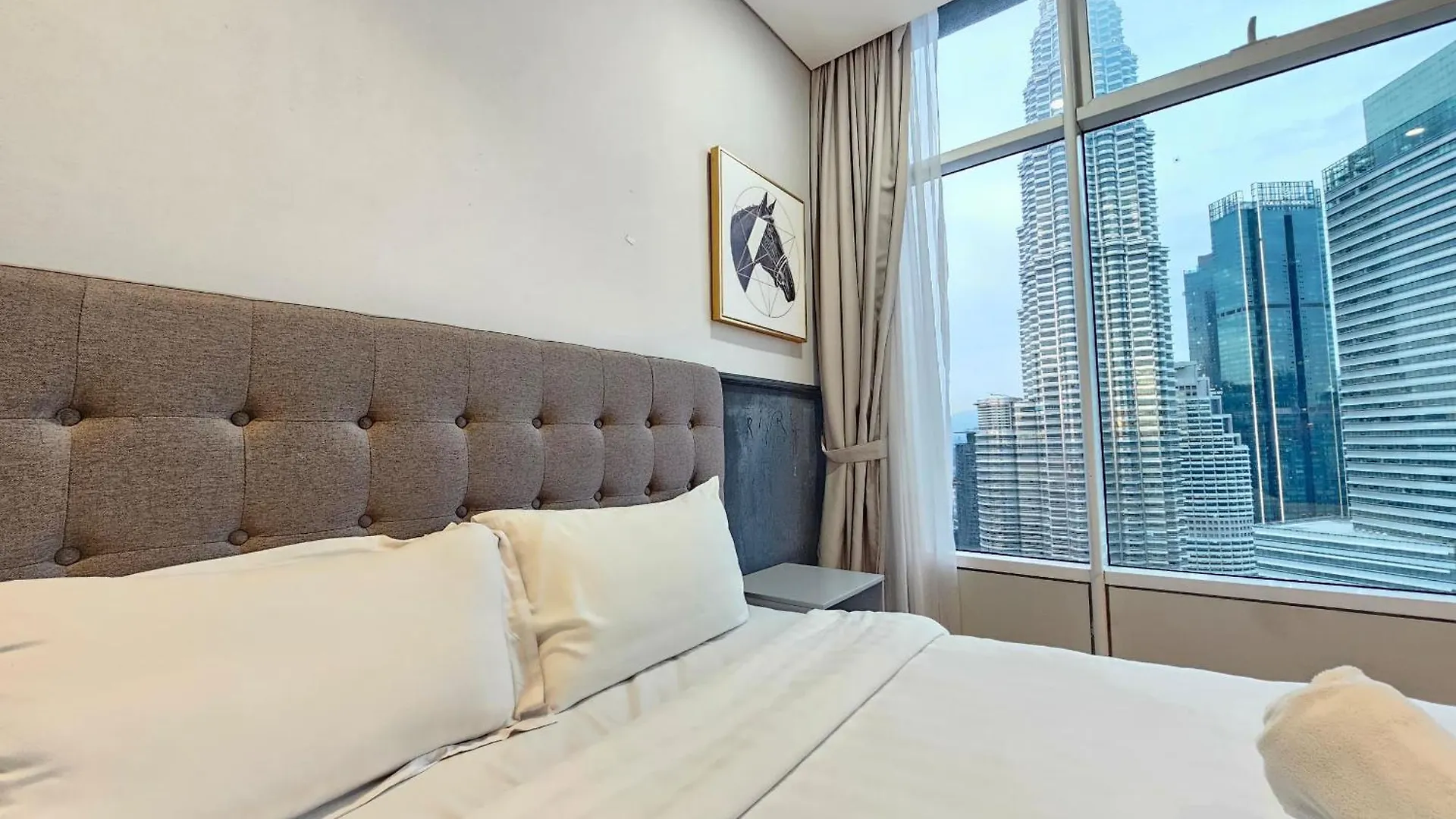 Apartament Sky Suites Klcc By Ali Kuala Lumpur Malezja